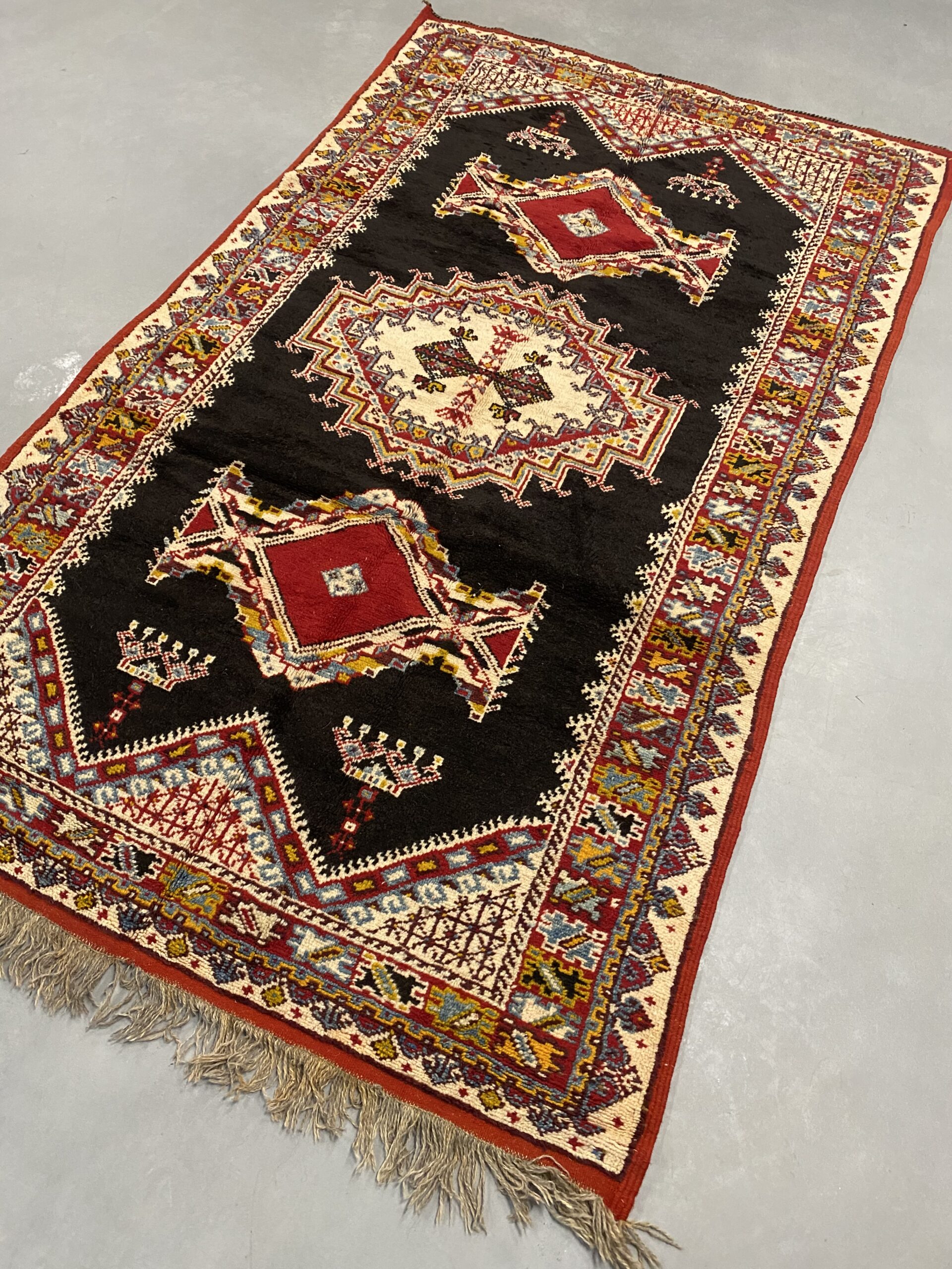 Taznakht Rug 250 x 145 - Moroccan Beni Ouarain rug