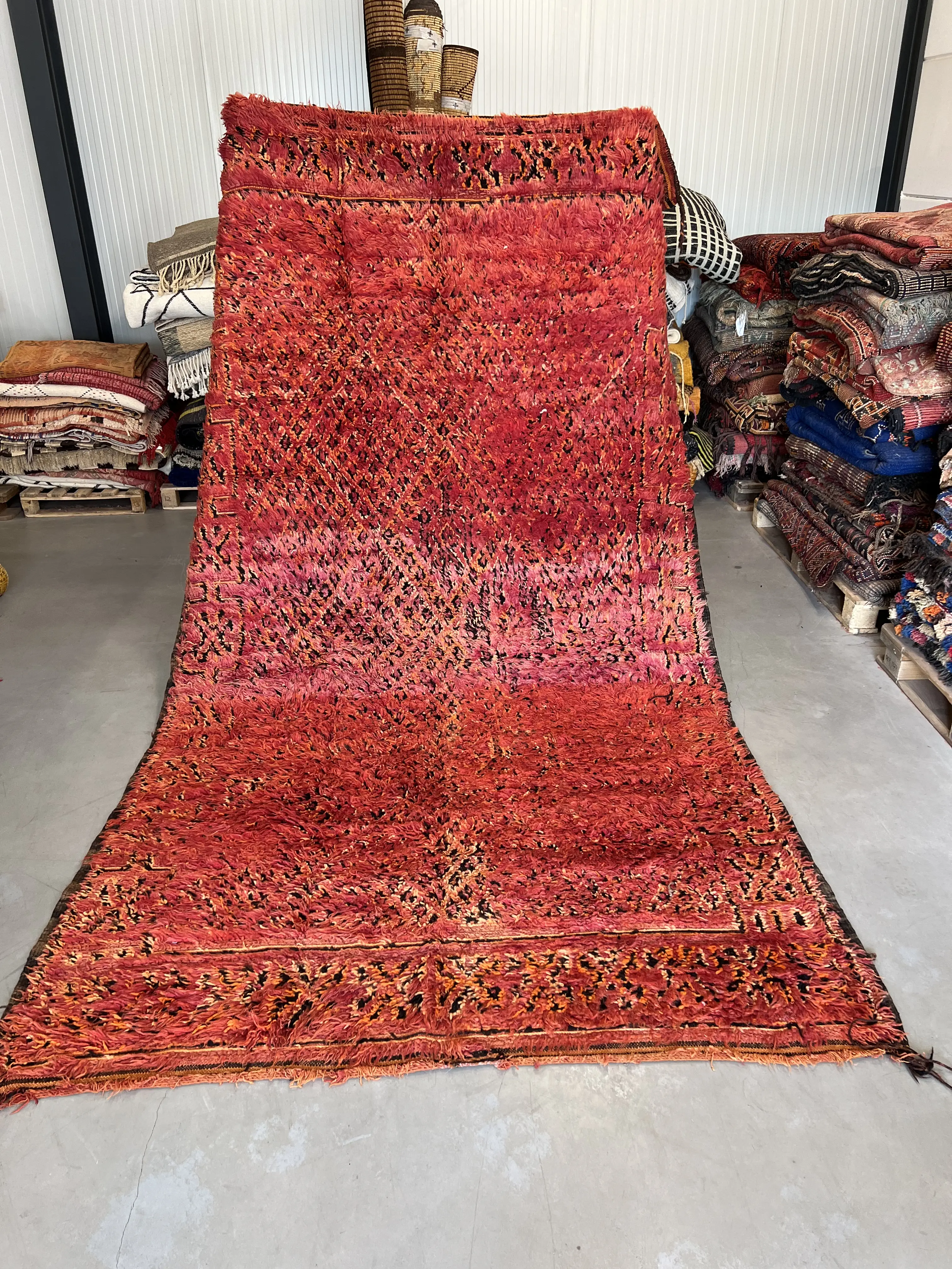 Beni Mguild Rug 330 x 184 - Moroccan Beni Ouarain rug