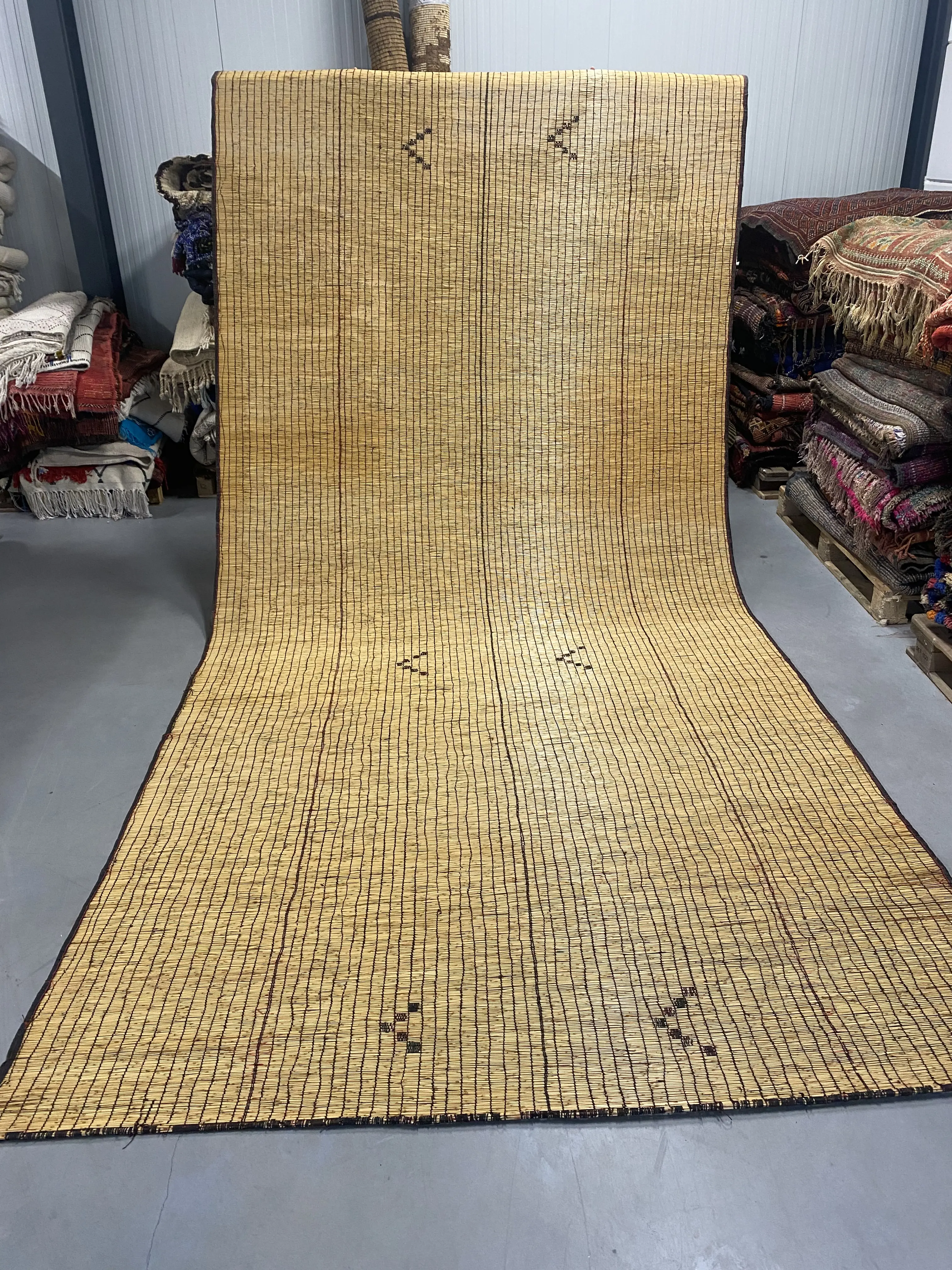 Tuareg Mat 430 x 200 - Moroccan Beni Ouarain rug