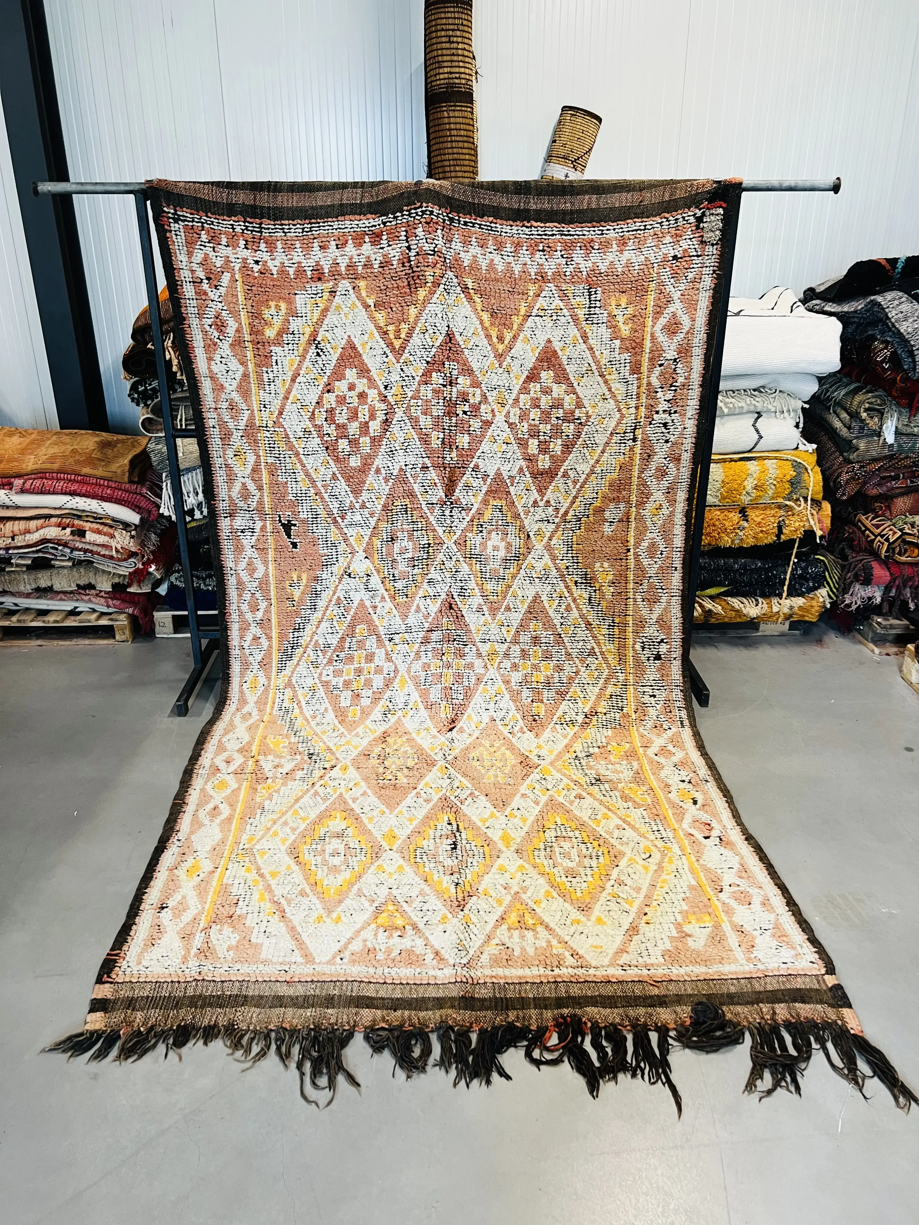 Vintage Azilal Rug 310 x 169 - Moroccan Beni Ouarain rug