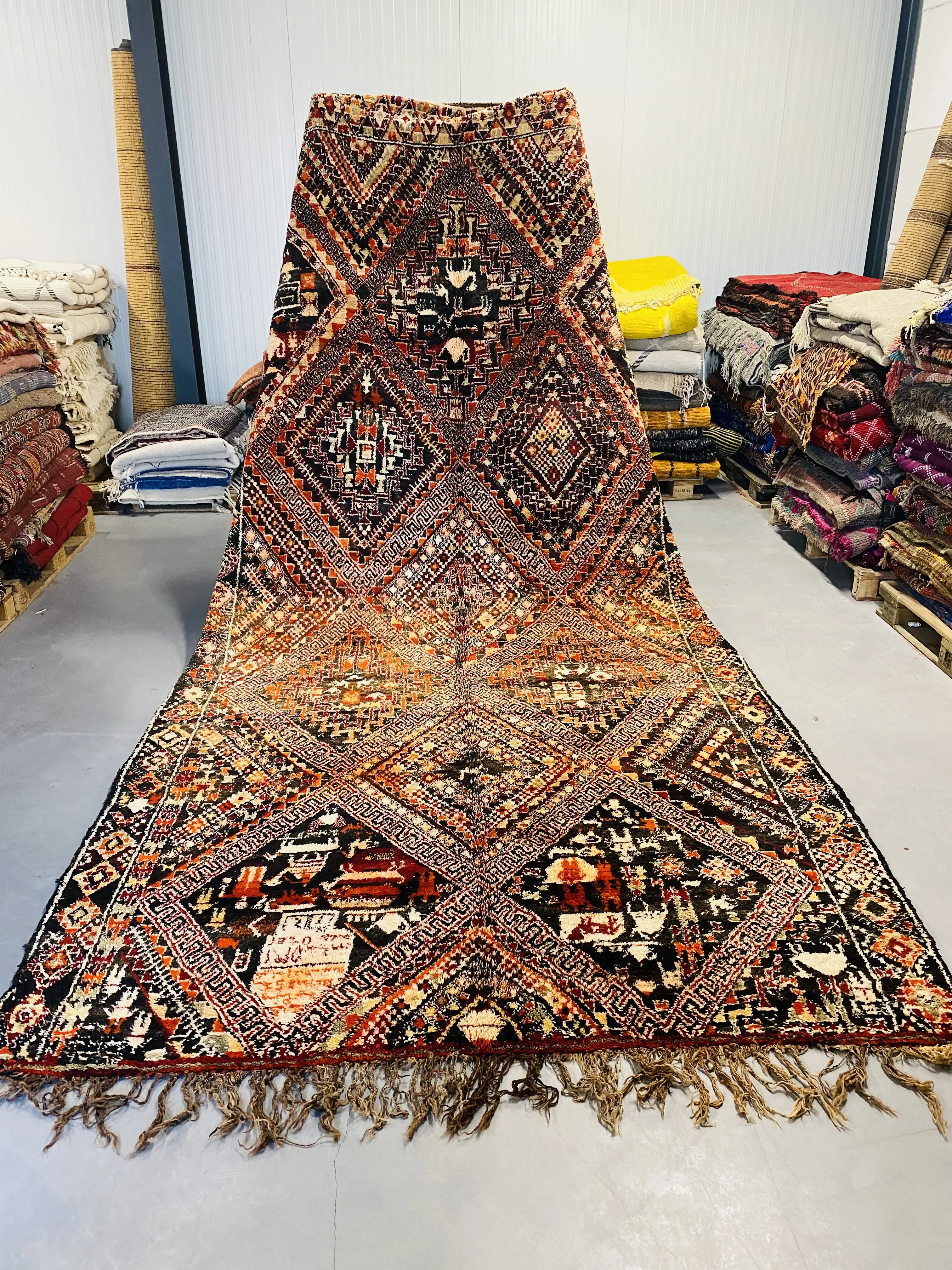 Authentic Ait Seghrouchen Rug 1971 - Moroccan Beni Ouarain rug