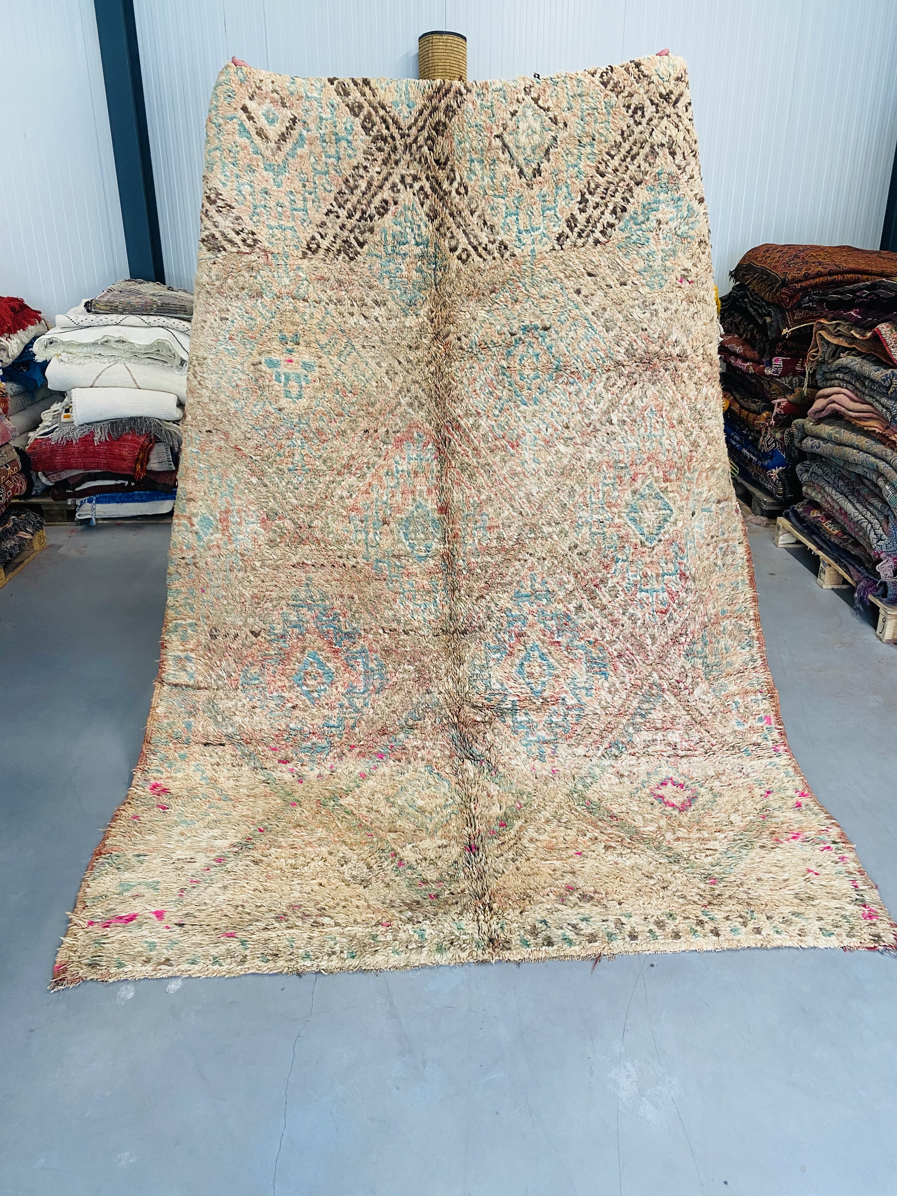 Beni Mguild Rug 267 x 192 - Moroccan Beni Ouarain rug