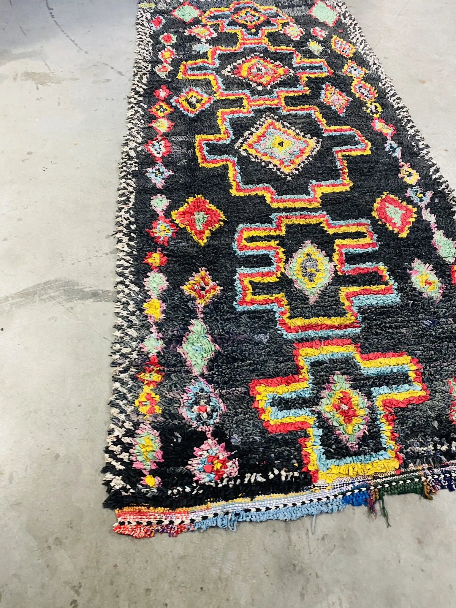 Boucherouite Rag Rug 290 x 135 - Moroccan Beni Ouarain rug