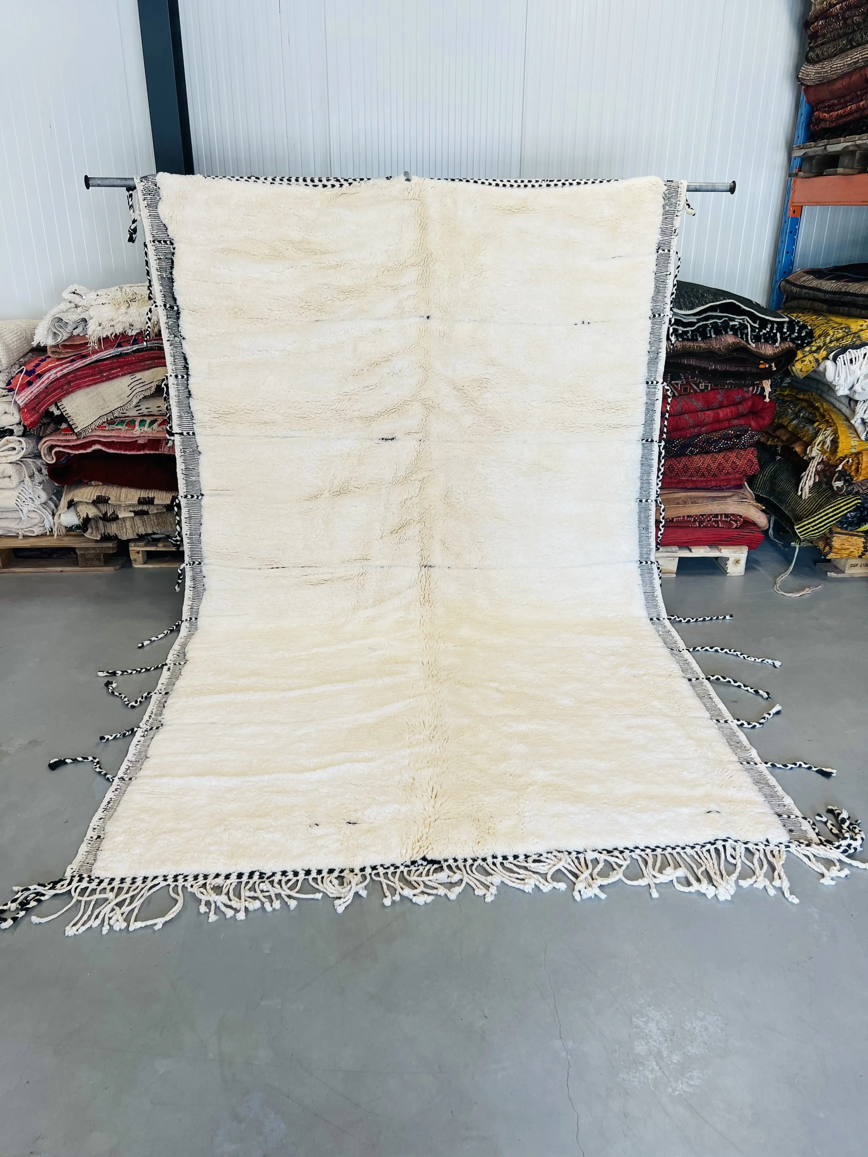 Beni Mrirt Rug 329 x 205 - Moroccan Beni Ouarain rug