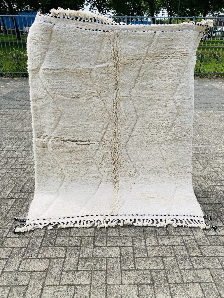 Modern Beni Ouarain Pre Order - Moroccan Beni Ouarain rug