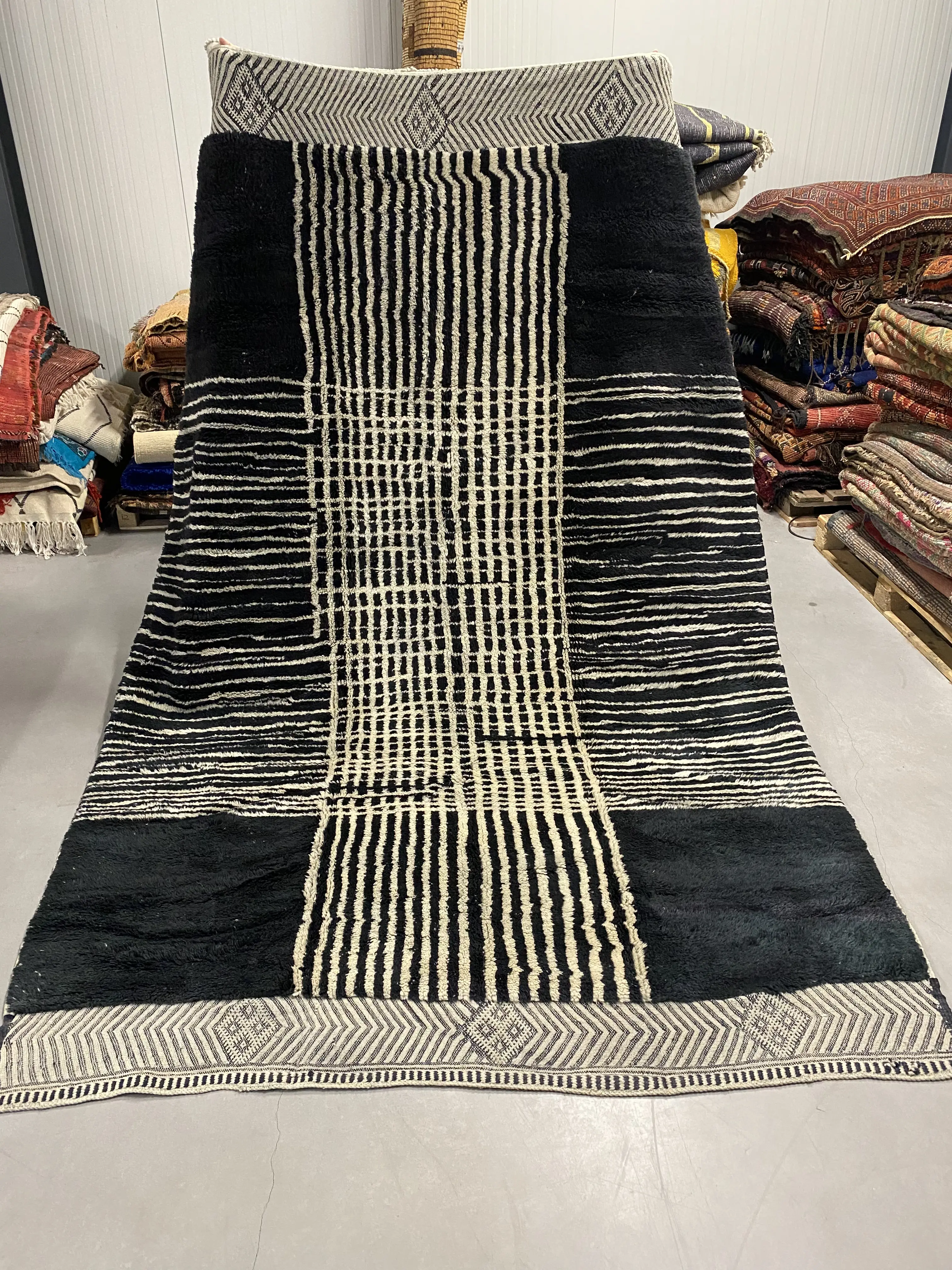 Beni Mrirt Rug 314 x 204 - Moroccan Beni Ouarain rug