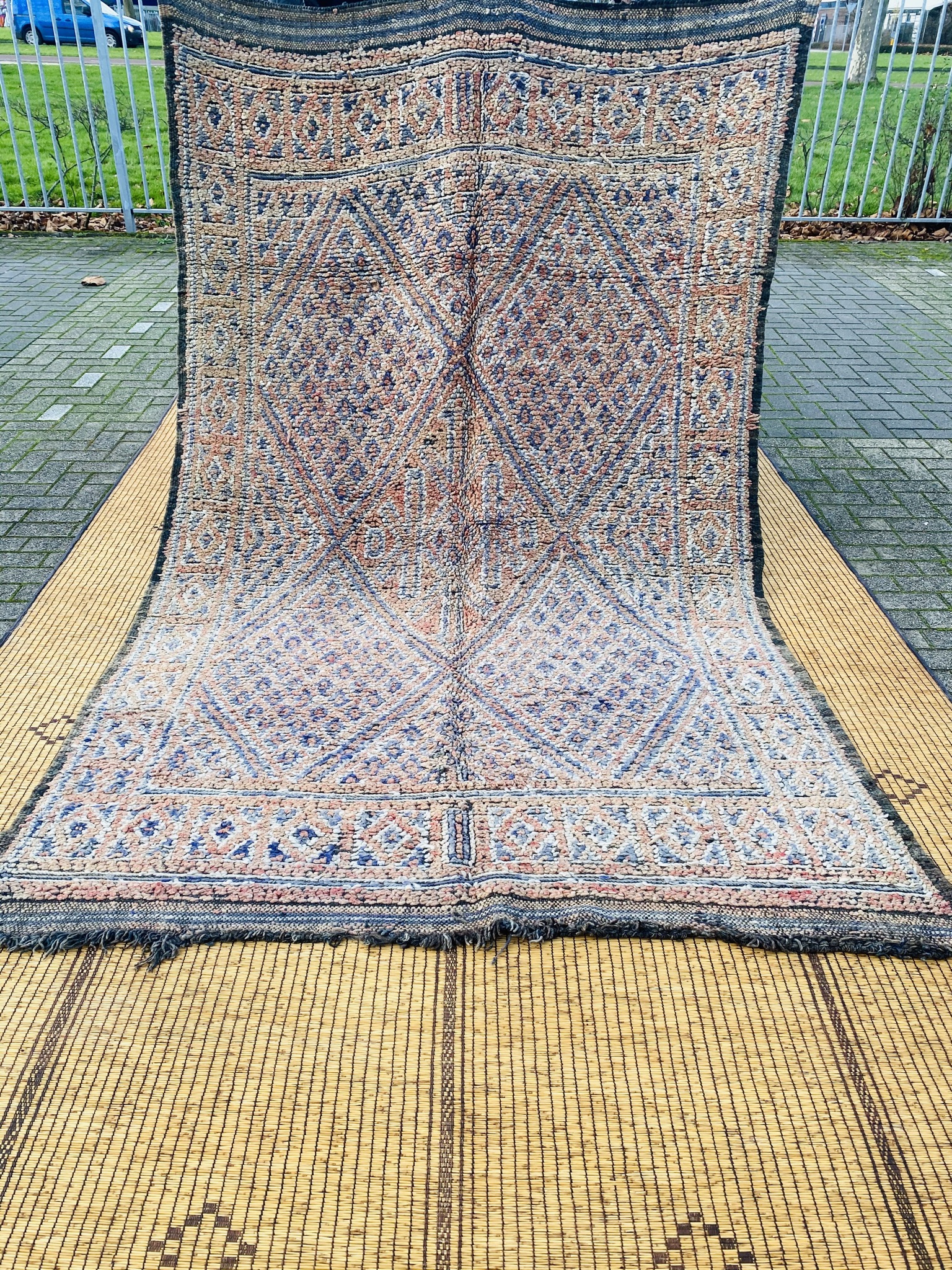 Beni Mguild Rug 290 x 178 - Moroccan Beni Ouarain rug