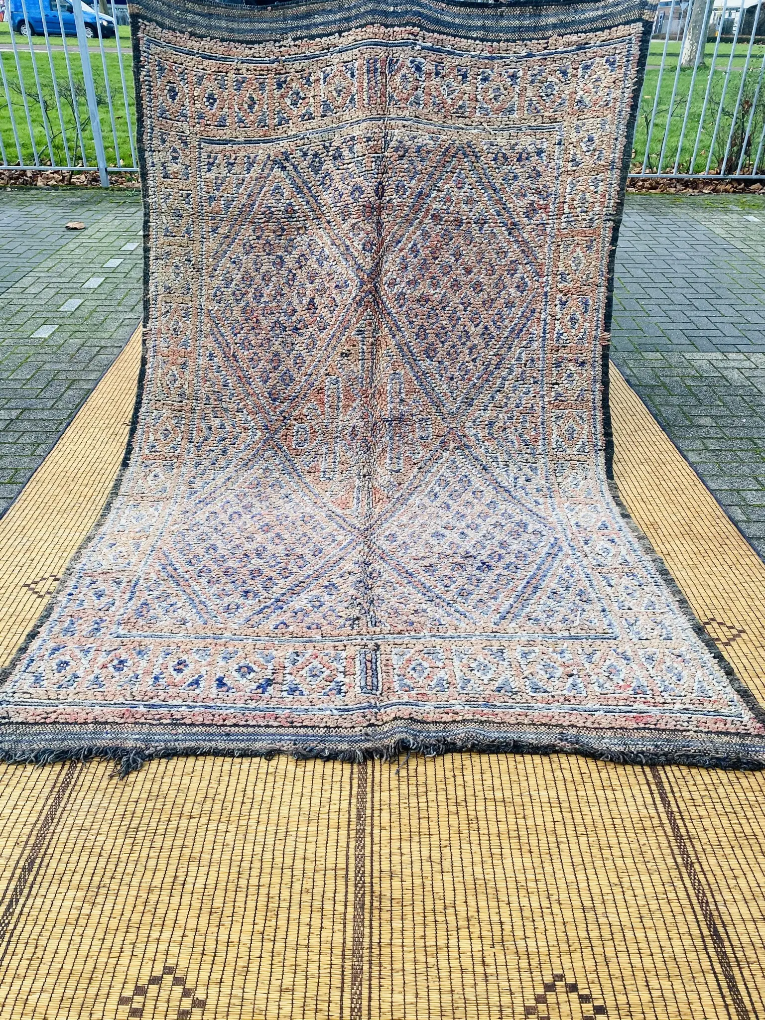 Beni Mguild Rug 290 x 178 - Moroccan Beni Ouarain rug