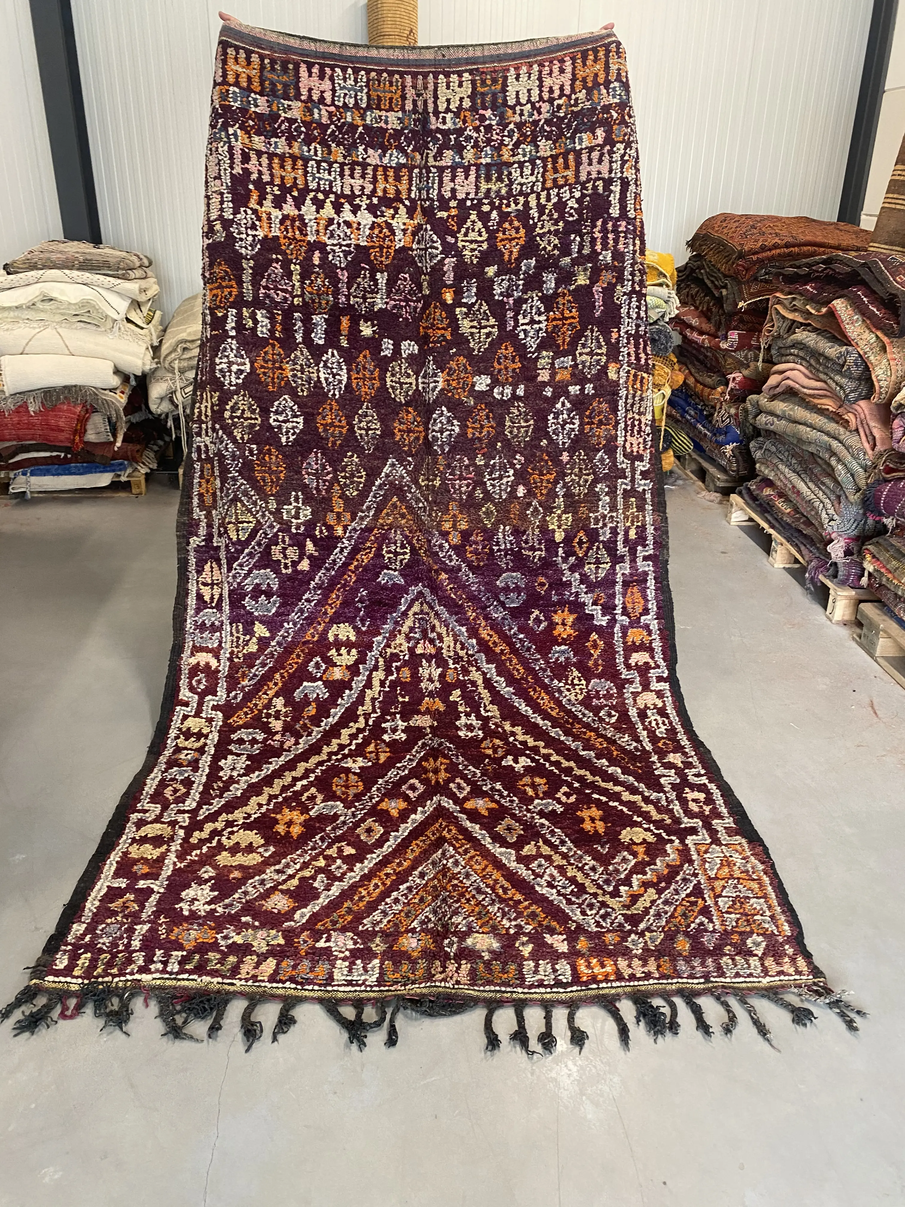 Beni Mguild Rug 319 x 174 - Moroccan Beni Ouarain rug