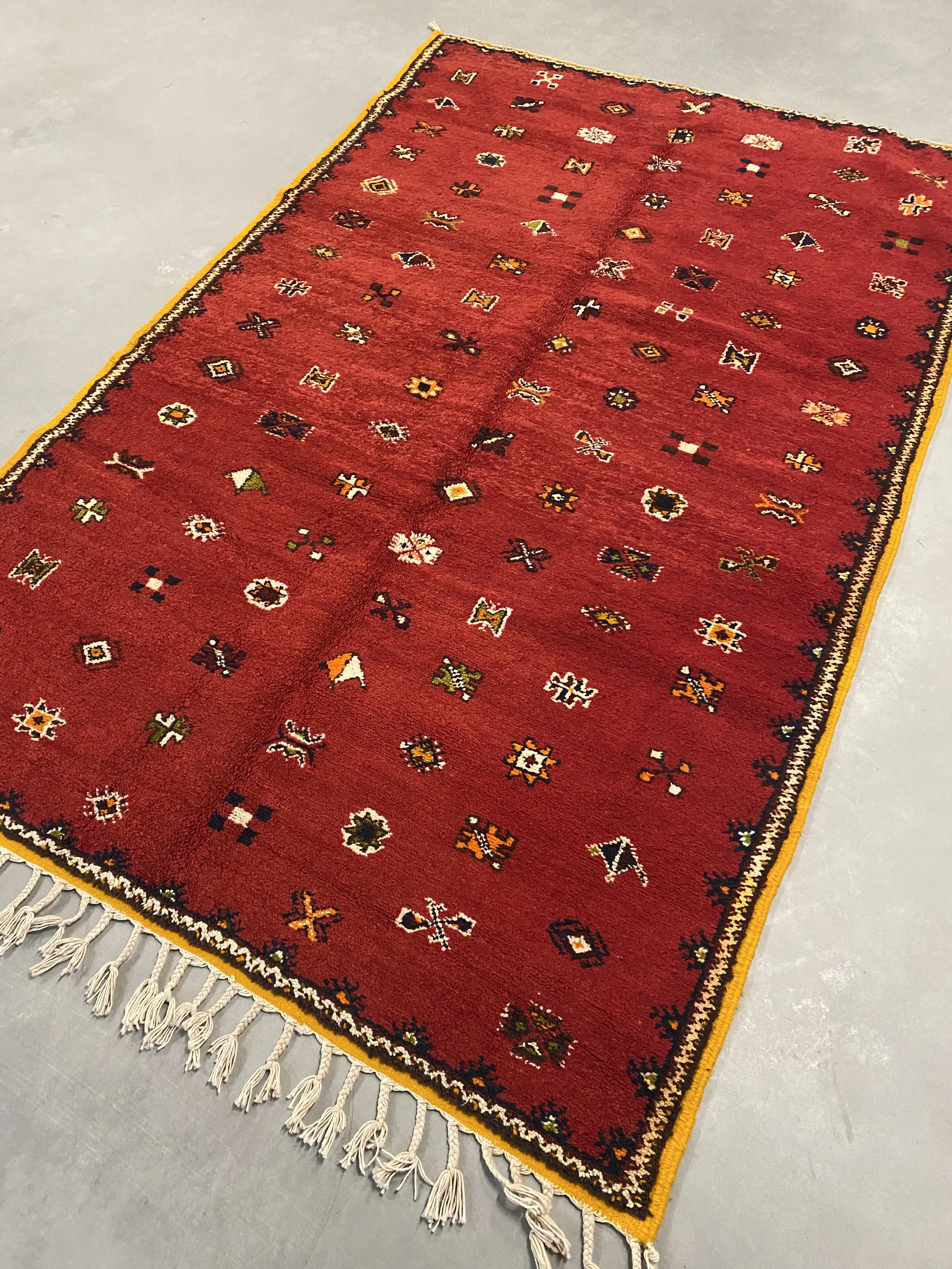 Taznakht Rug 240 x 155 - Moroccan Beni Ouarain rug