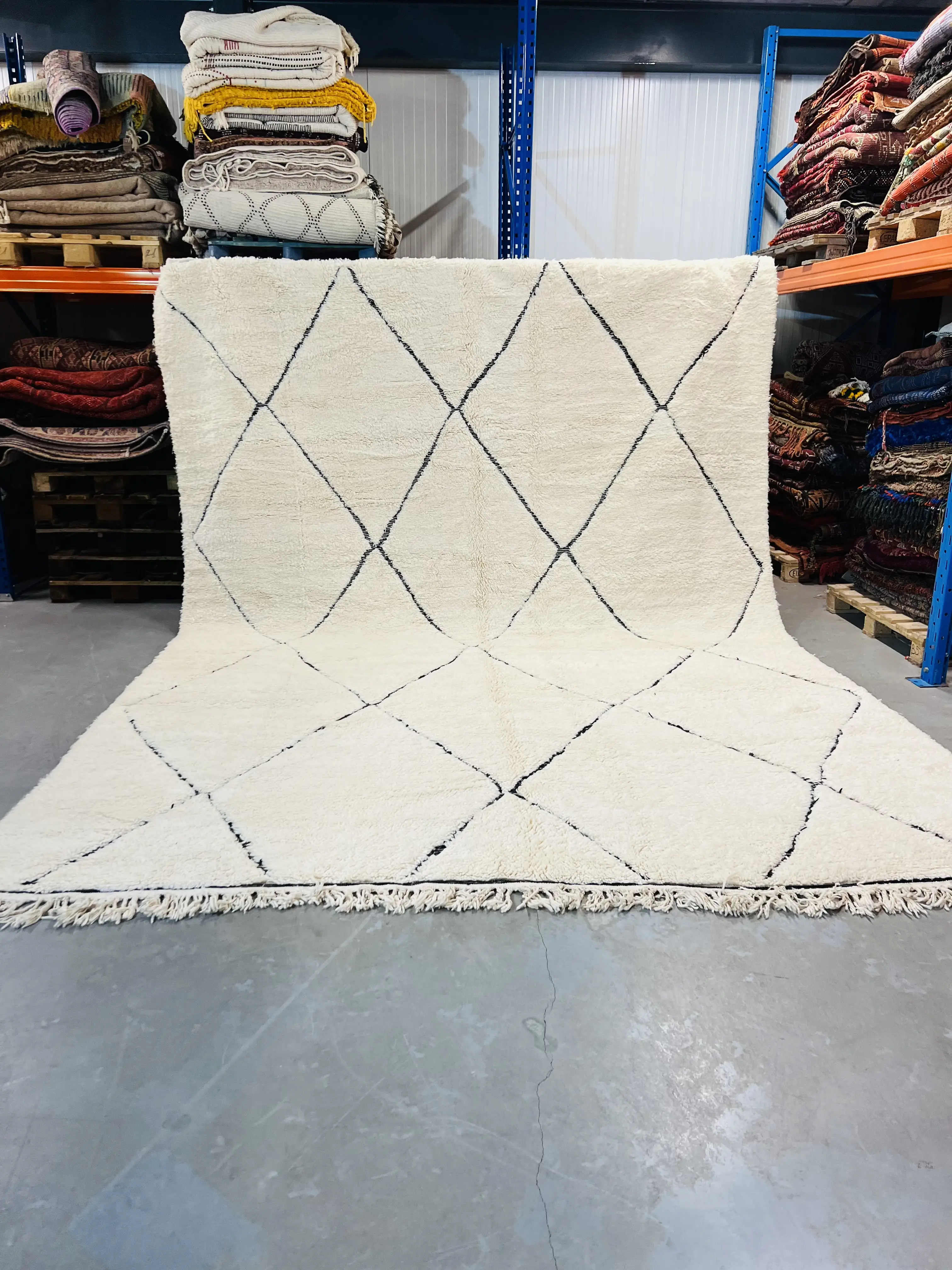 Modern Beni Ouarain Rug 350 x 250 - Moroccan Beni Ouarain rug