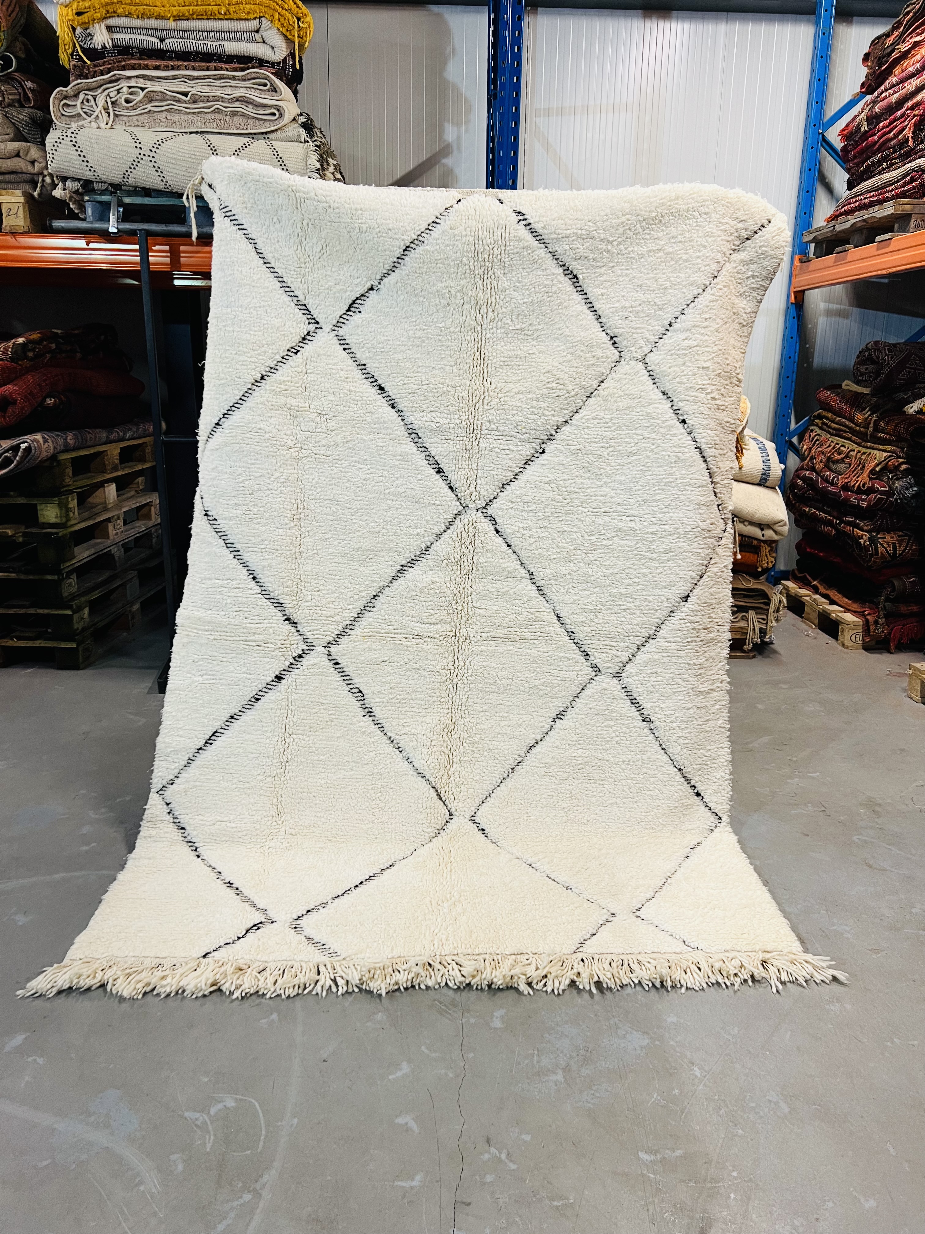 Modern Beni Ouarain Rug 225 x 162 - Moroccan Beni Ouarain rug