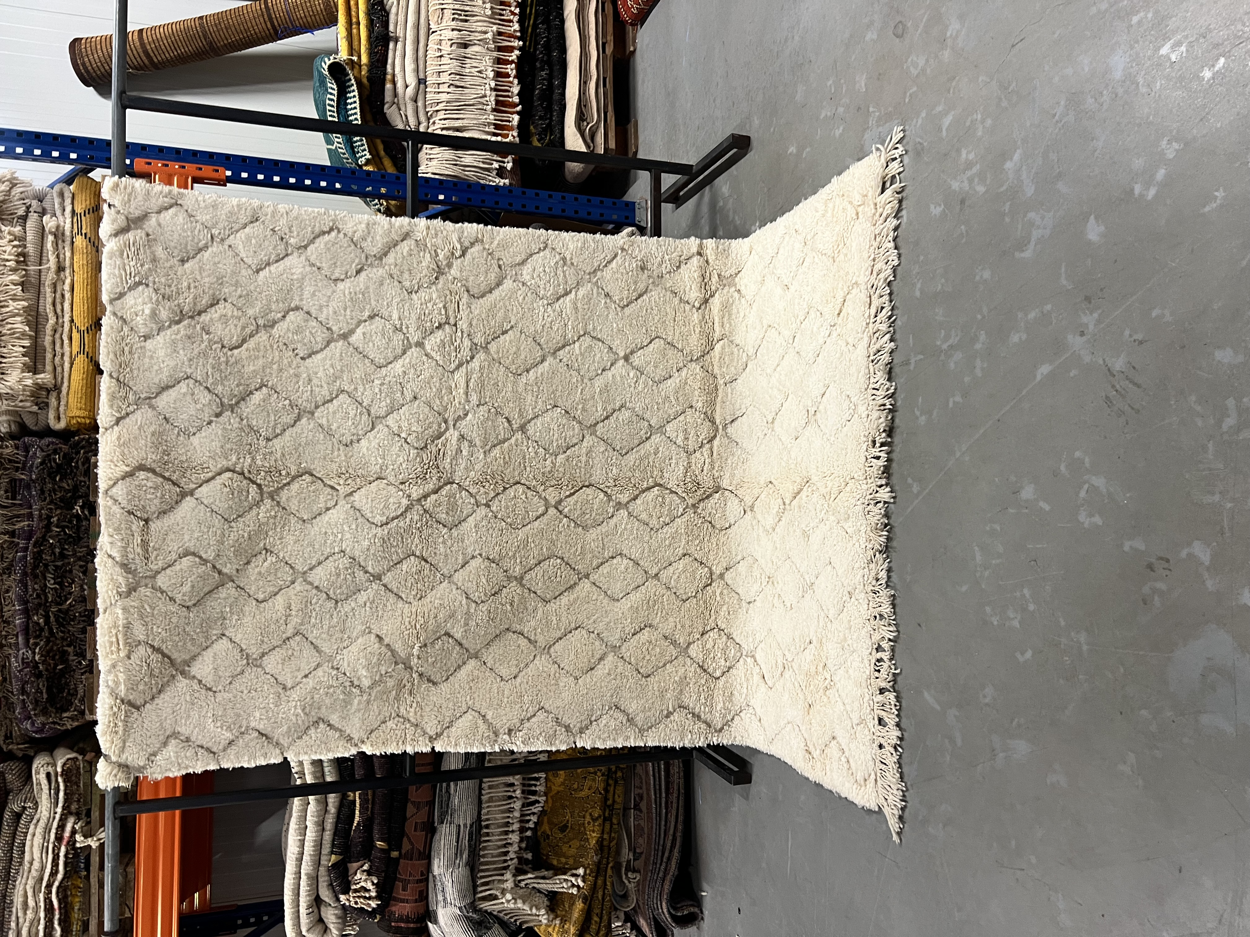 Modern Beni Ouarain Rug 244 x 151 - Moroccan Beni Ouarain rug