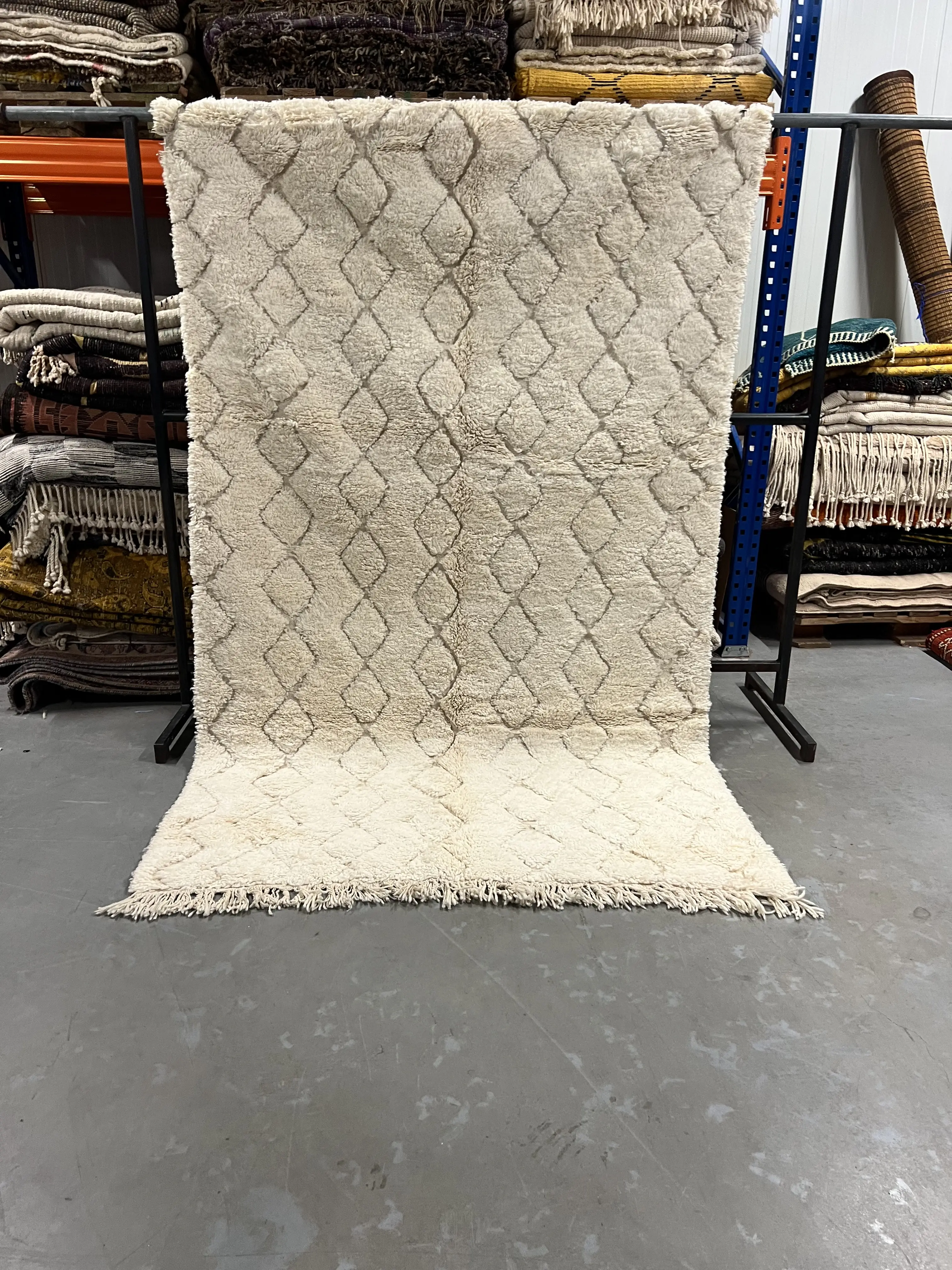 Modern Beni Ouarain Rug 244 x 151 - Moroccan Beni Ouarain rug