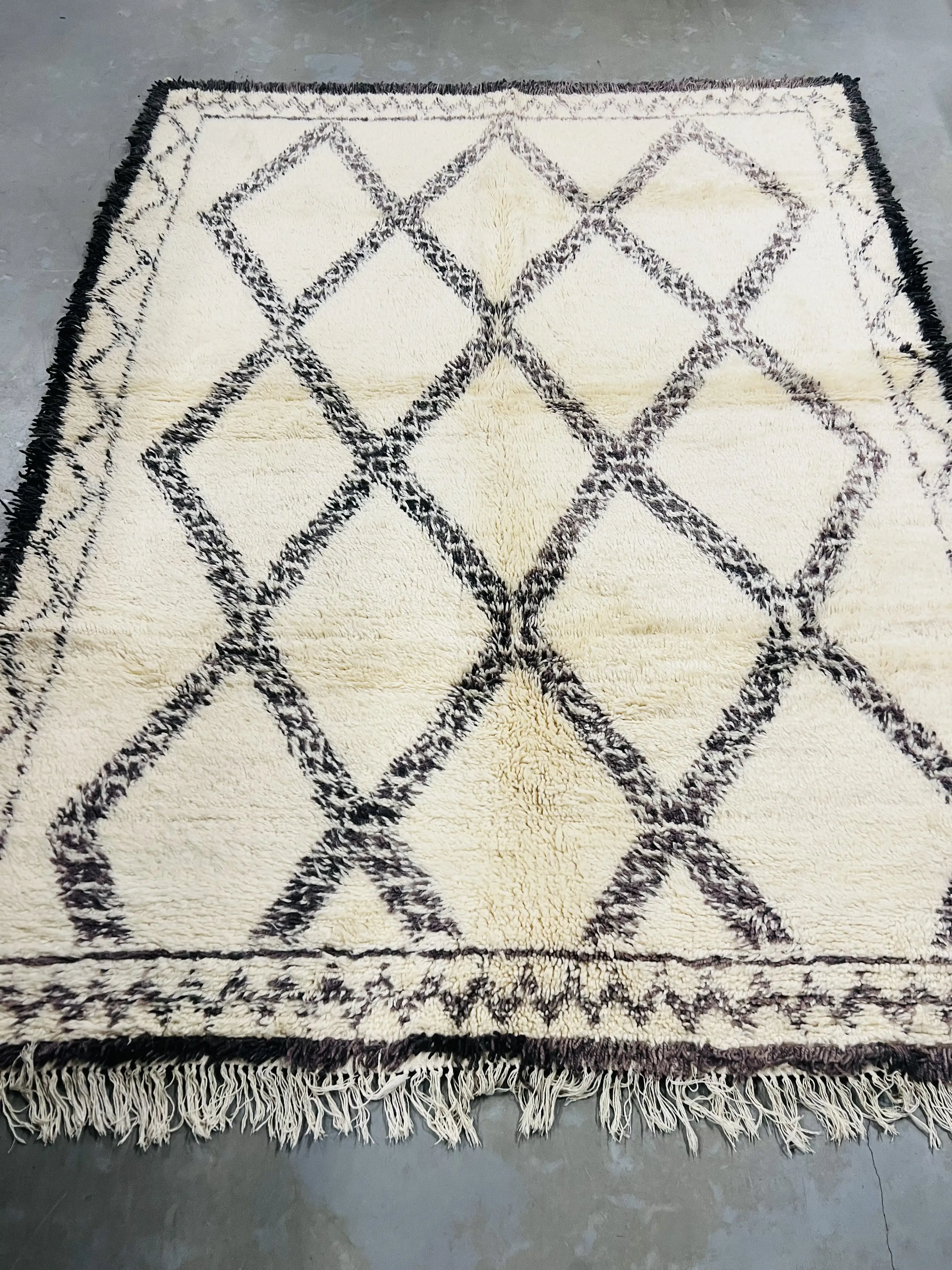 Authentic Beni Ouarain Rug 243 x 176 - Moroccan Beni Ouarain rug