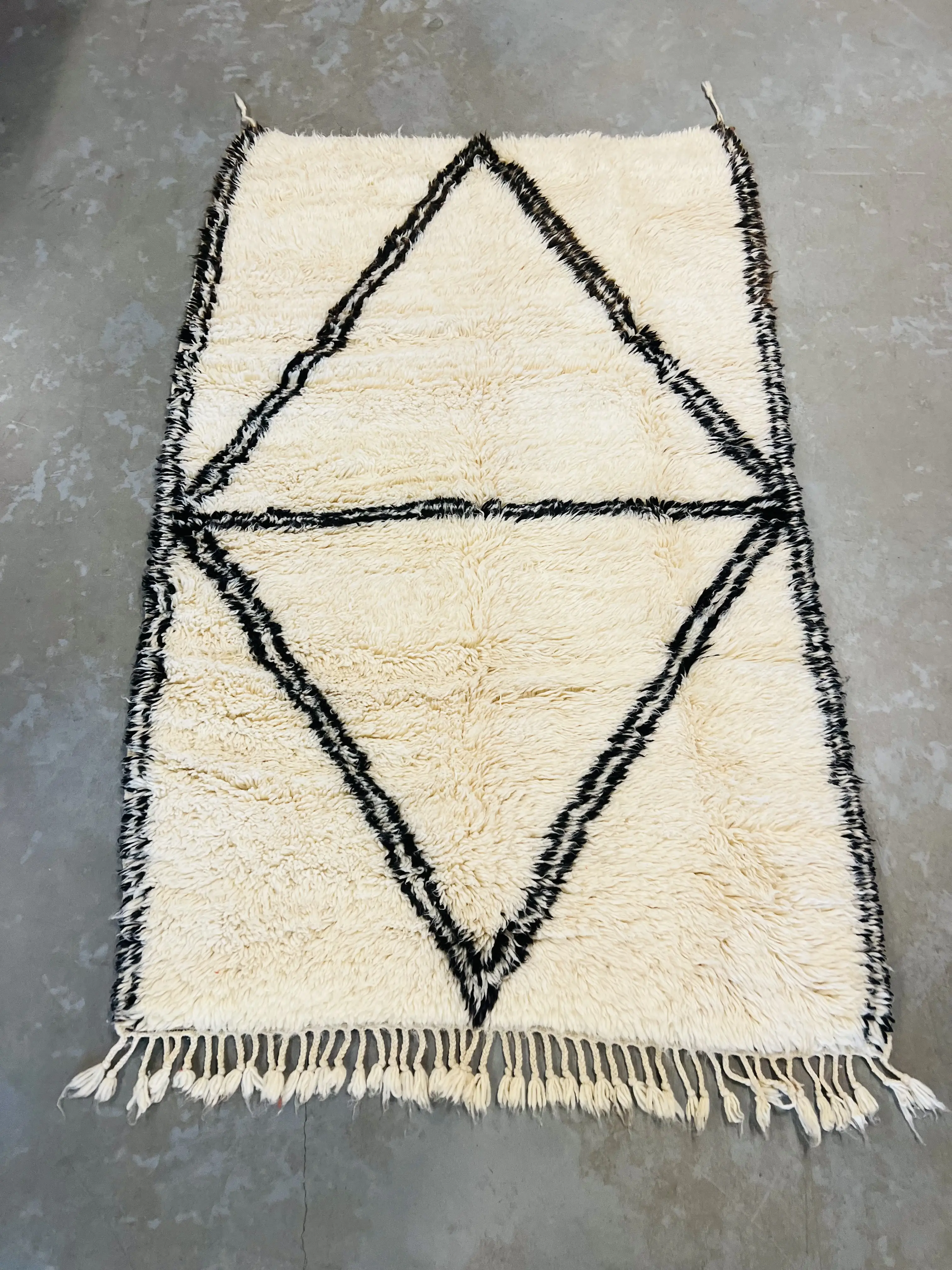 Beni Mrirt Rug 194 x 127 - Moroccan Beni Ouarain rug