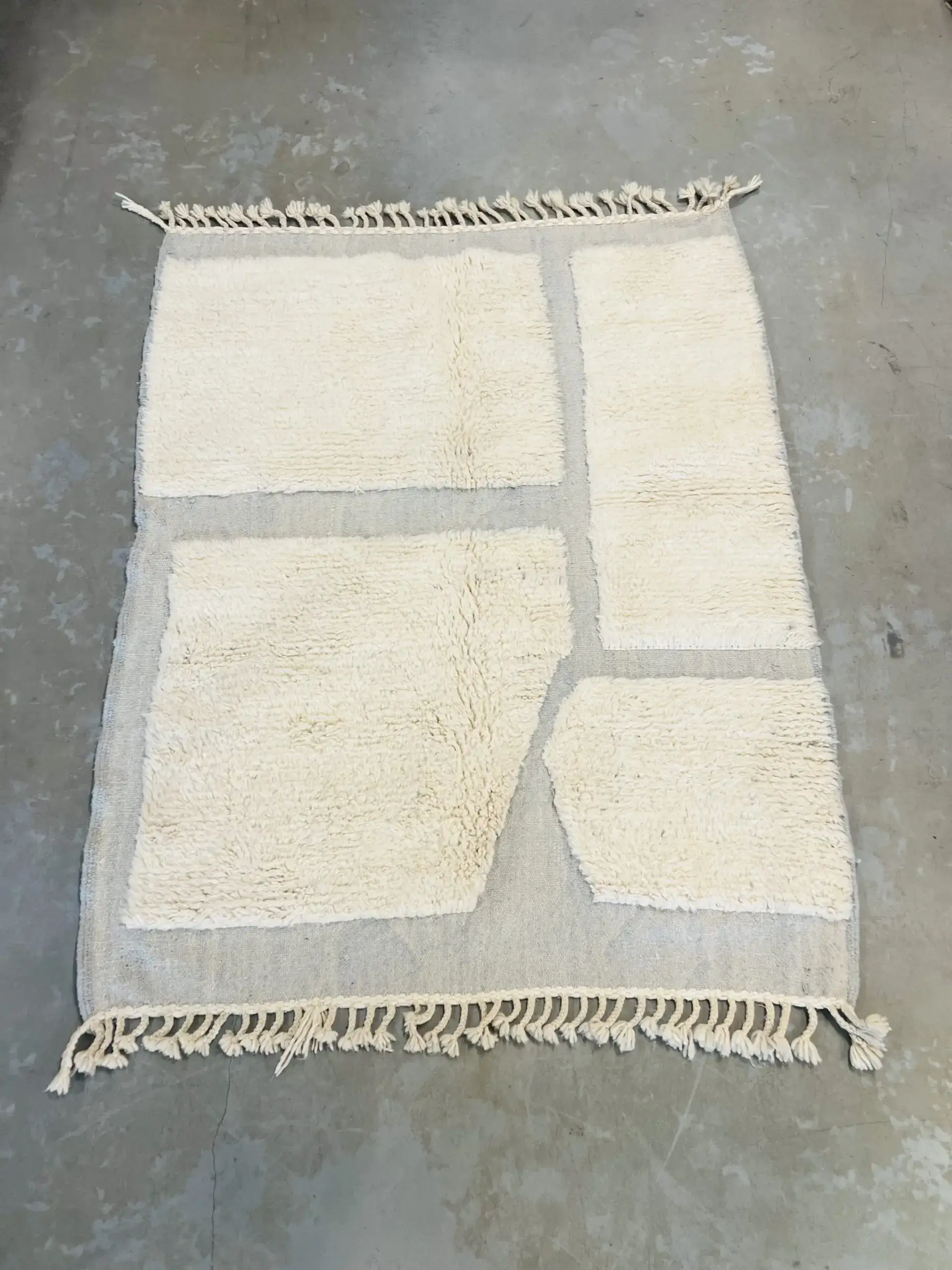 Modern Beni Ouarain Rug 192 x 153 - Moroccan Beni Ouarain rug